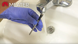 Cleaning a MEATER probe video